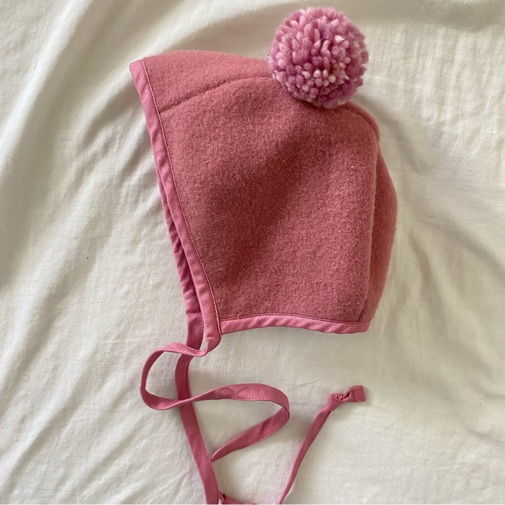 Briar baby bonnet